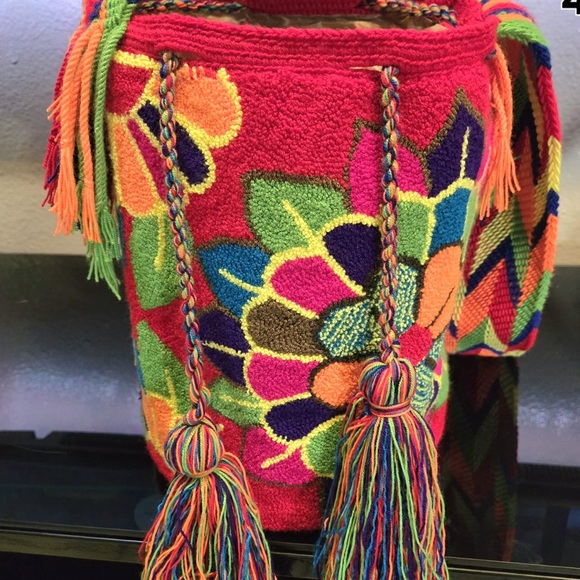 Handcrafted bags made by the Wayuu people - Picture 5 of 9